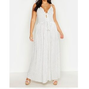 Plus Womens Boohoo White Maxi Dress NWT